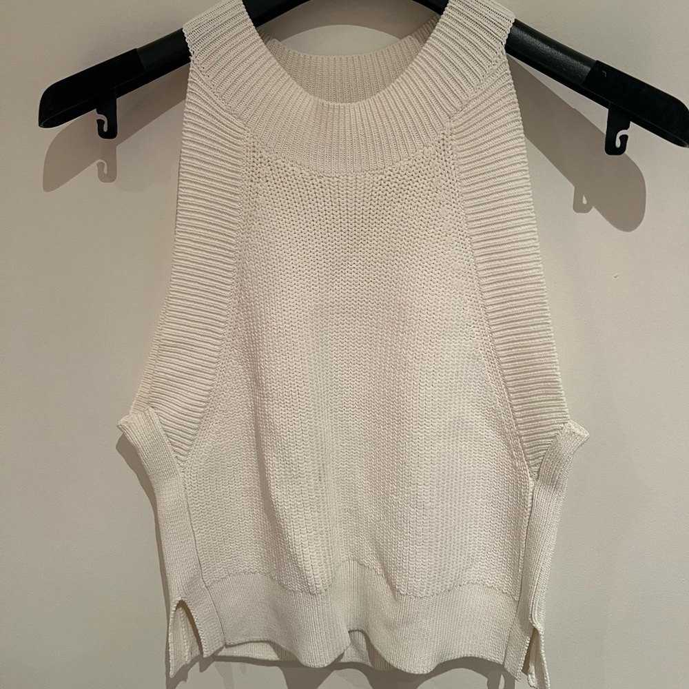 Aritzia knit halter top. Size S. Cropped.